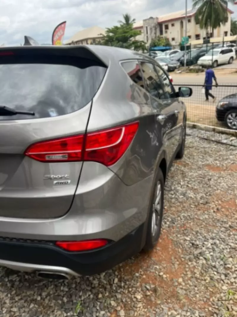 Hyundai Santa Fe - 2016