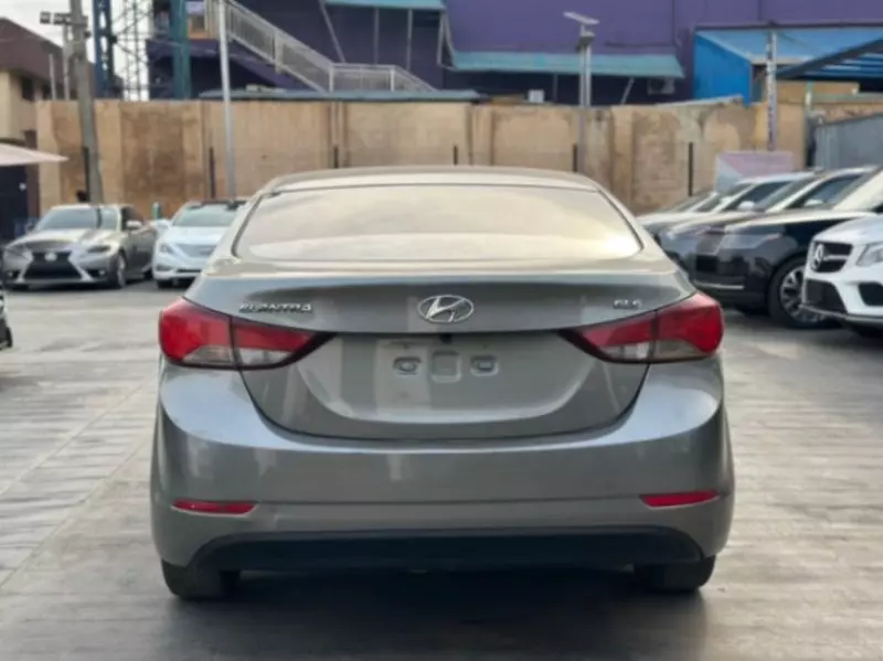 Hyundai Elantra   - 2014