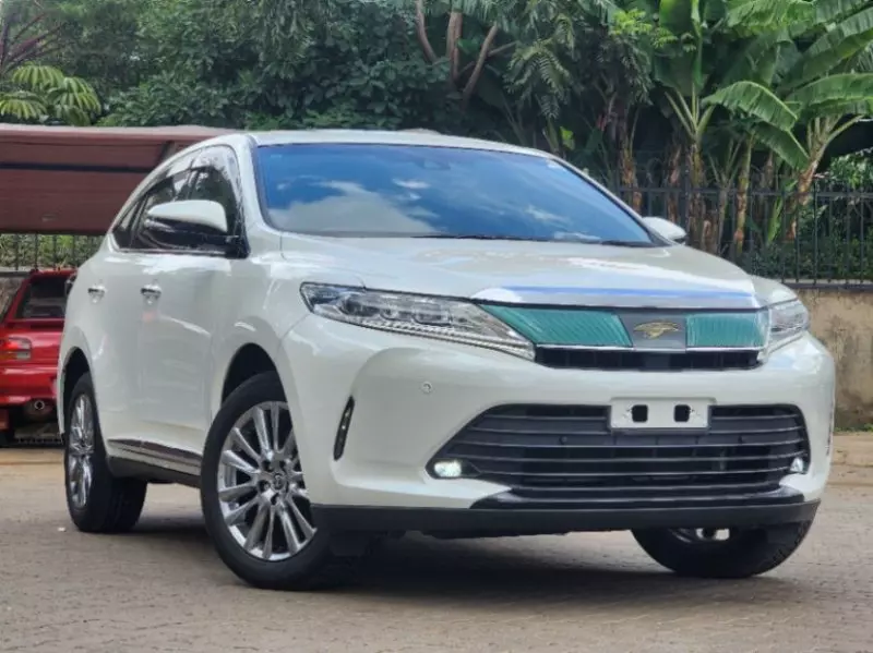 Toyota Harrier   - 2019