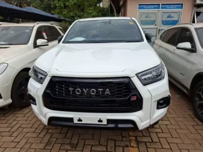 TOYOTA Hilux    - 2022