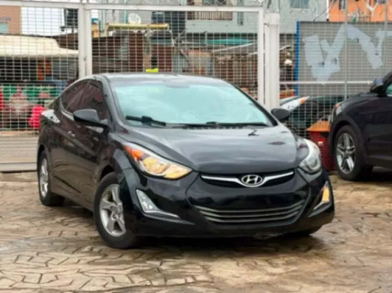 Hyundai Elantra - 2013