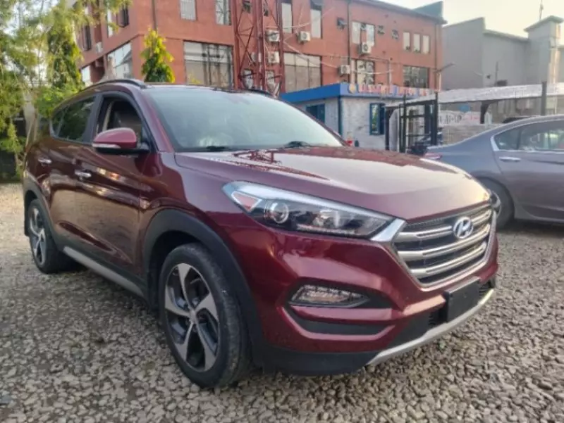 Hyundai Tucson   - 2017