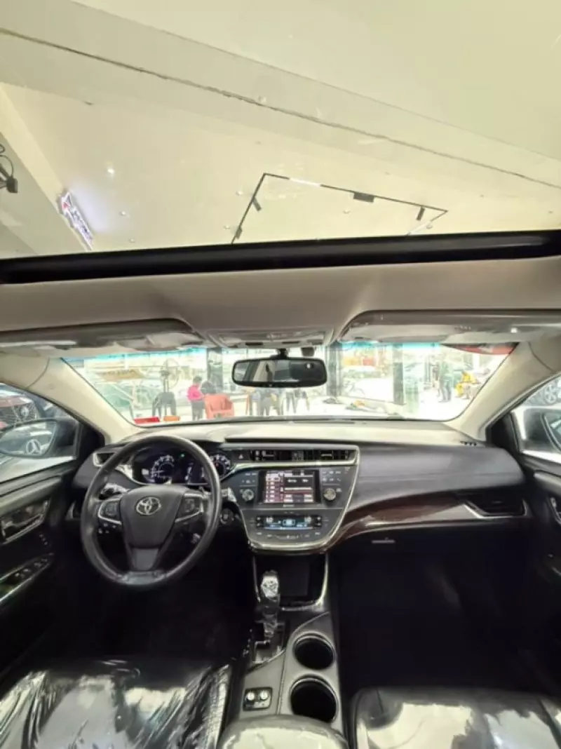Toyota Avalon   - 2013