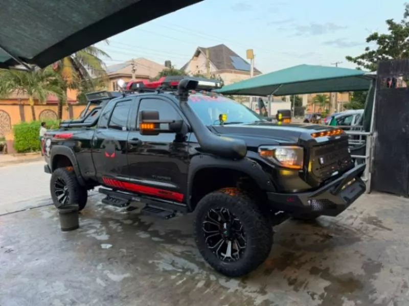 TOYOTA Tundra   - 2017