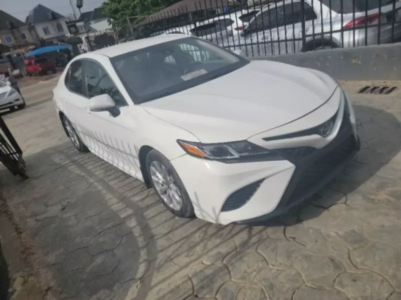 Toyota Camry   - 2018