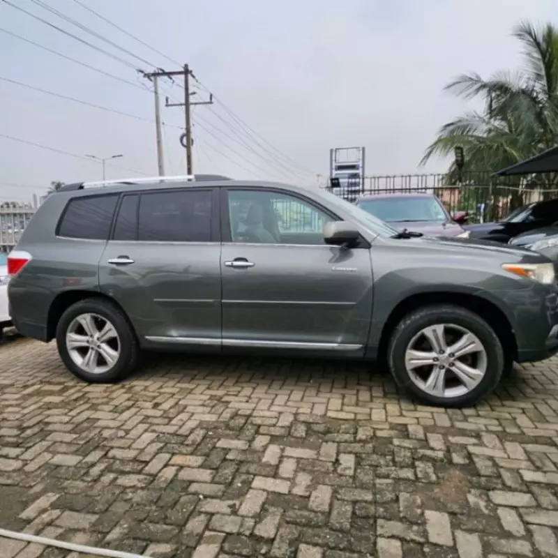 Toyota Highlander - 2013