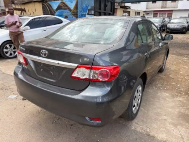 Toyota Corolla   - 2011
