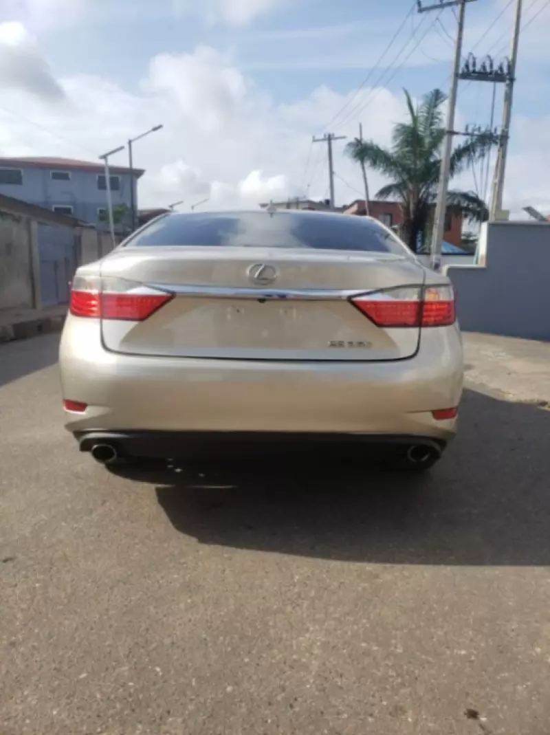 Lexus ES - 2013