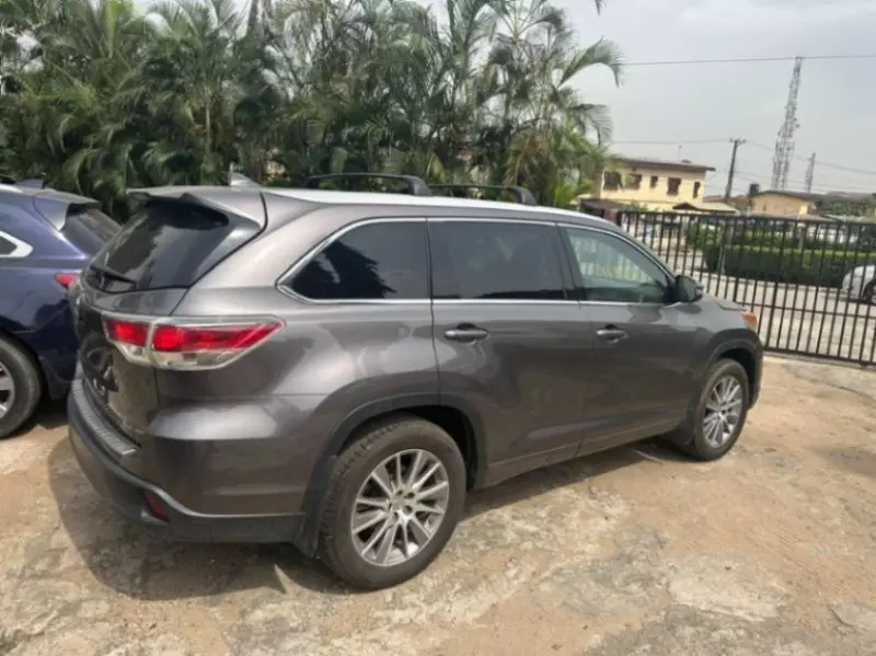 TOYOTA Highlander   - 2015