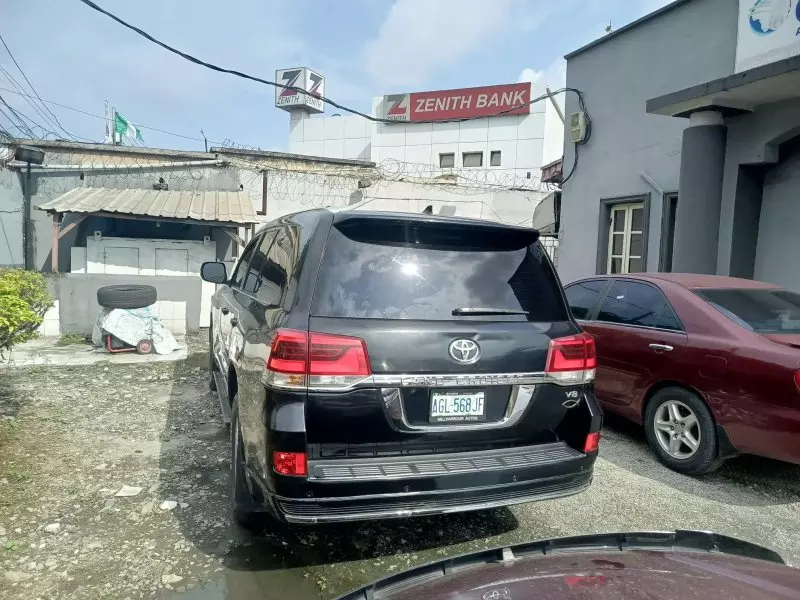 Toyota  Land Cruiser VXR V8   - 2016