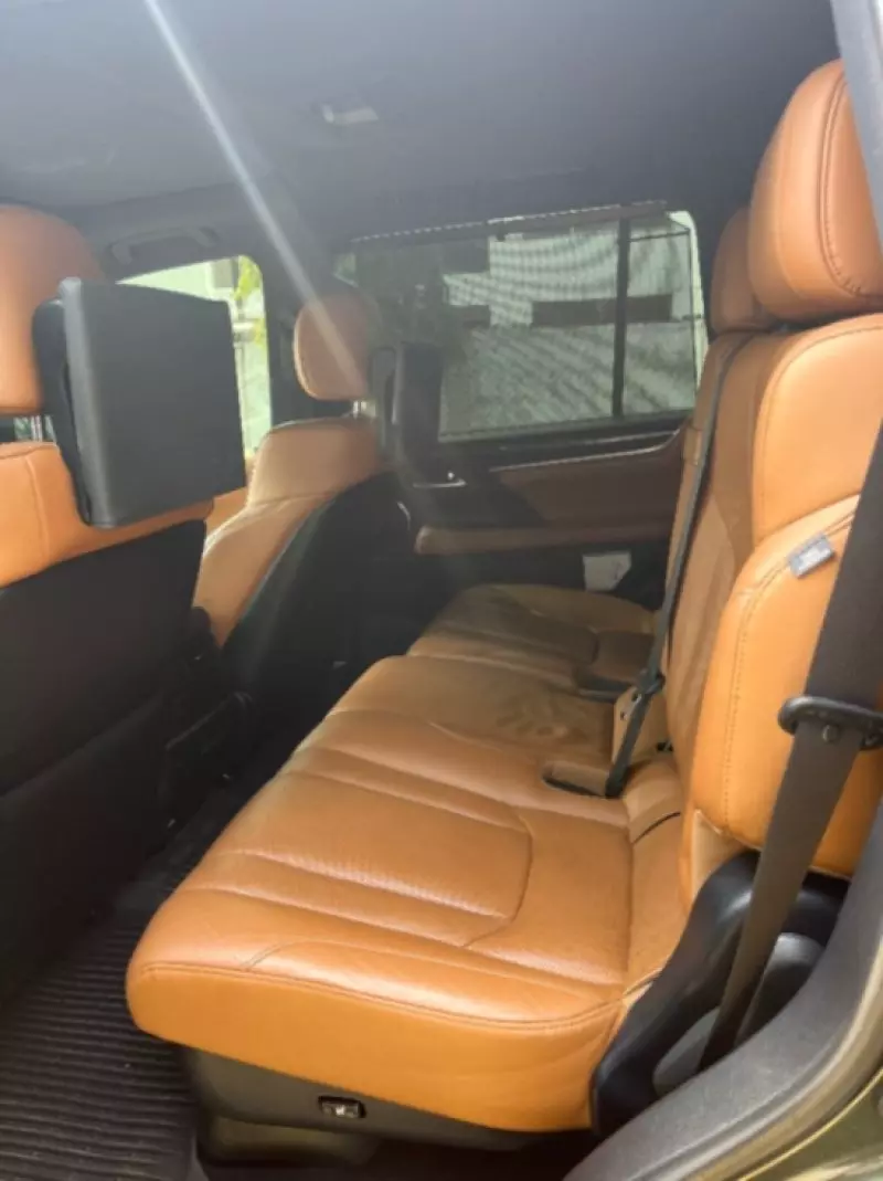 Lexus LX 570   - 2021