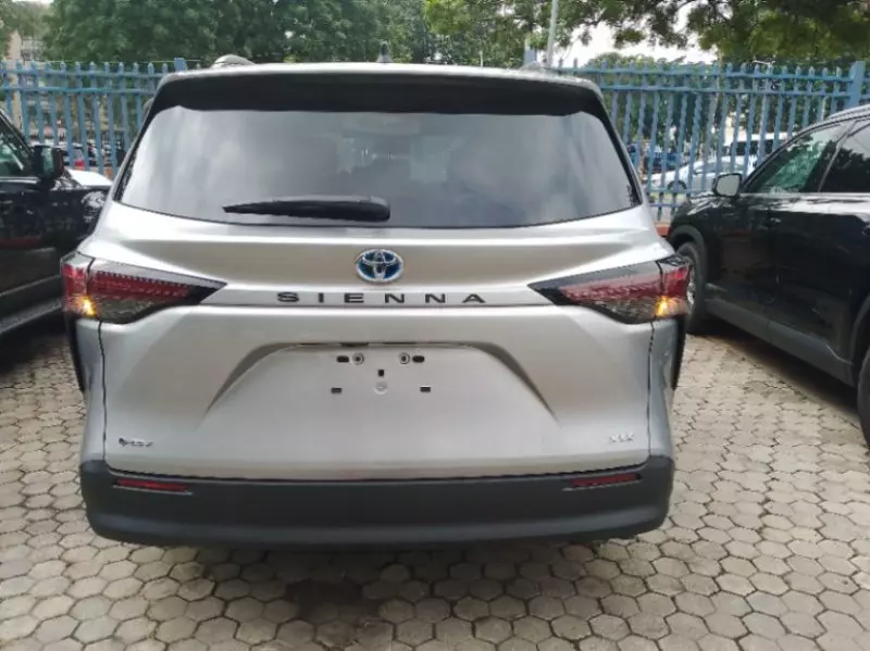 Toyota Sienna   - 2025