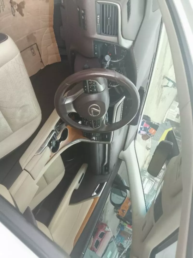 Lexus RX   - 2017