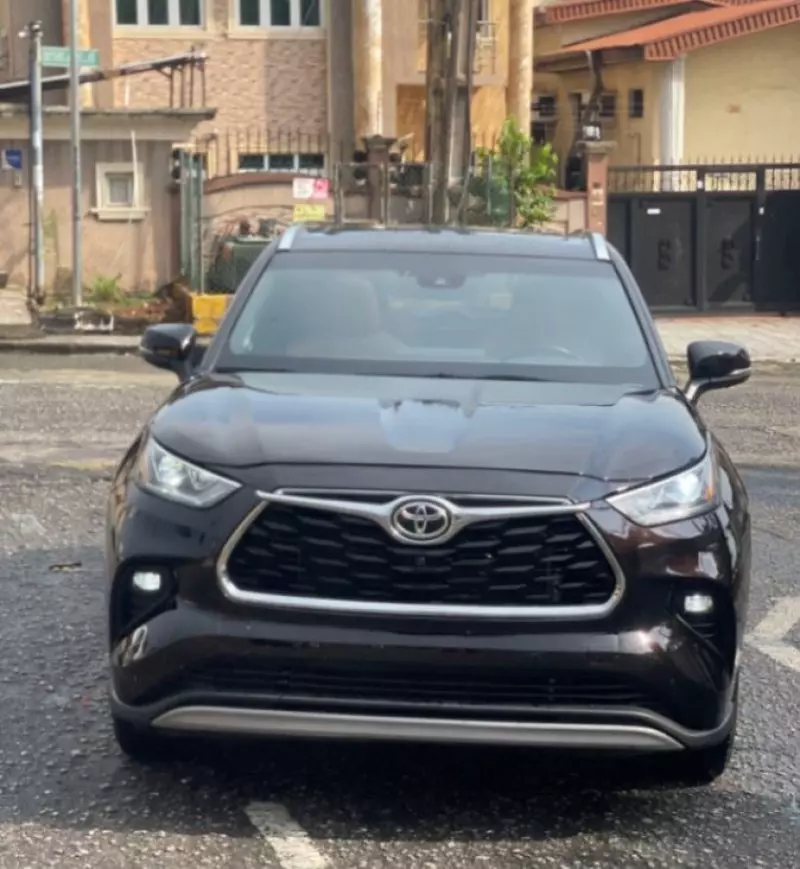 TOYOTA Highlander   - 2021
