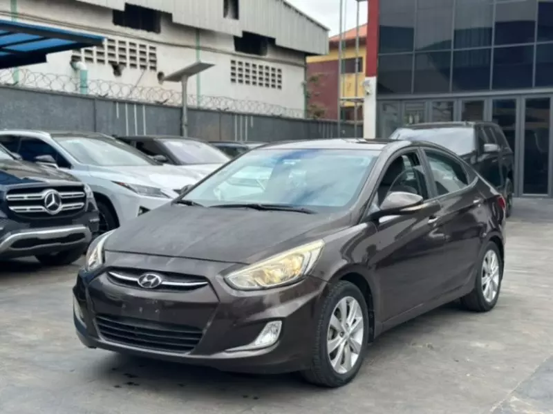 Hyundai Accent RB   - 2012