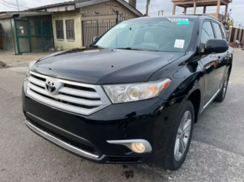 Toyota Highlander   - 2011