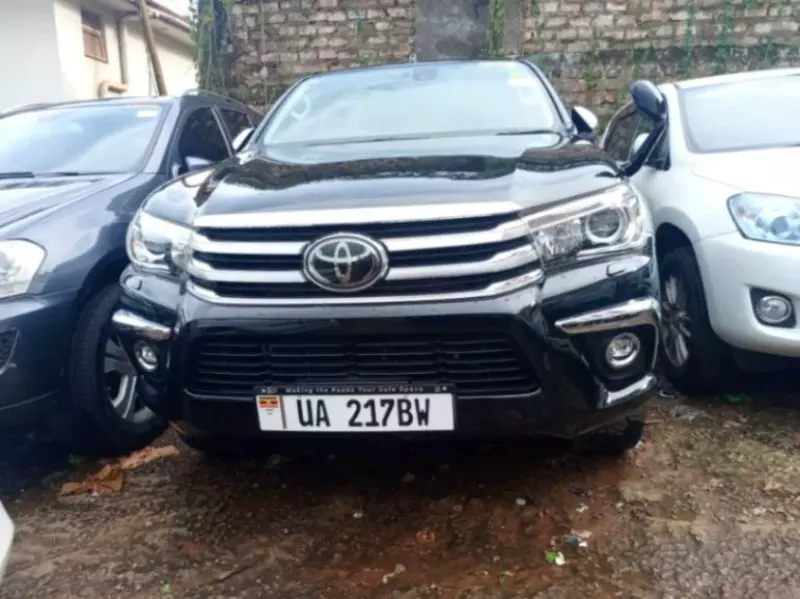TOYOTA Hilux   - 2019