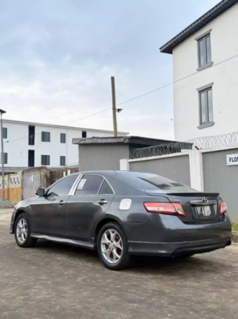 TOYOTA Camry   - 2009