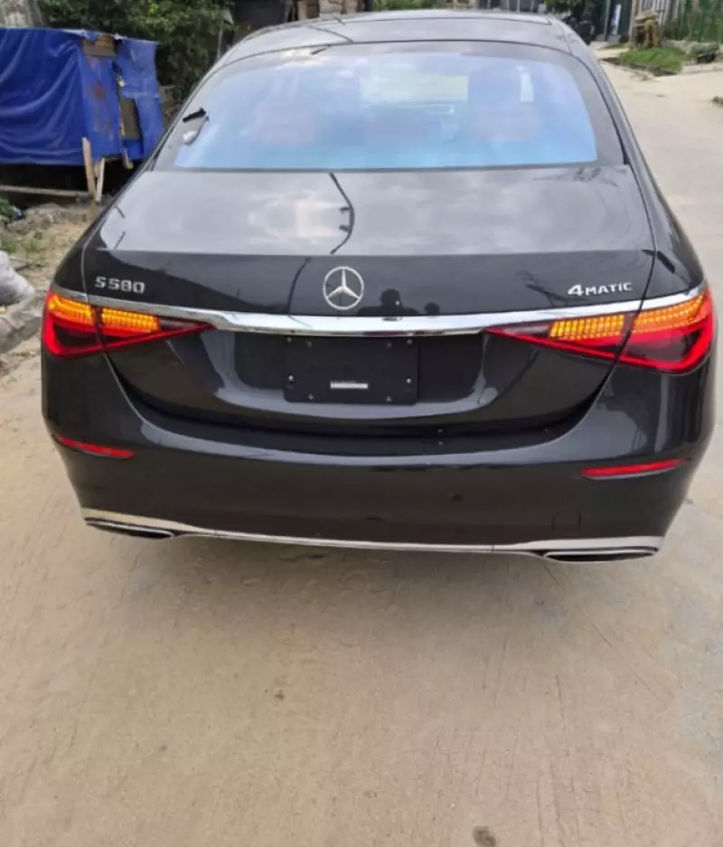 Mercedes-Benz EQS580   - 2022