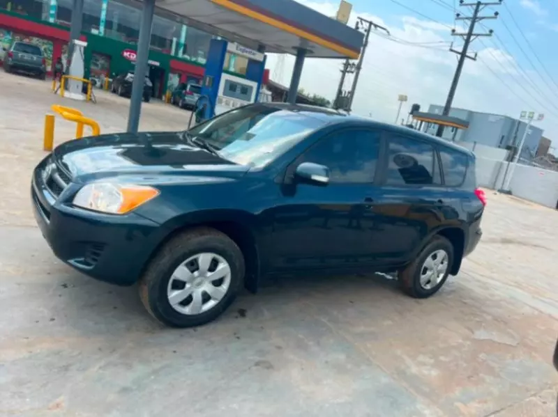 TOYOTA RAV 4   - 2010