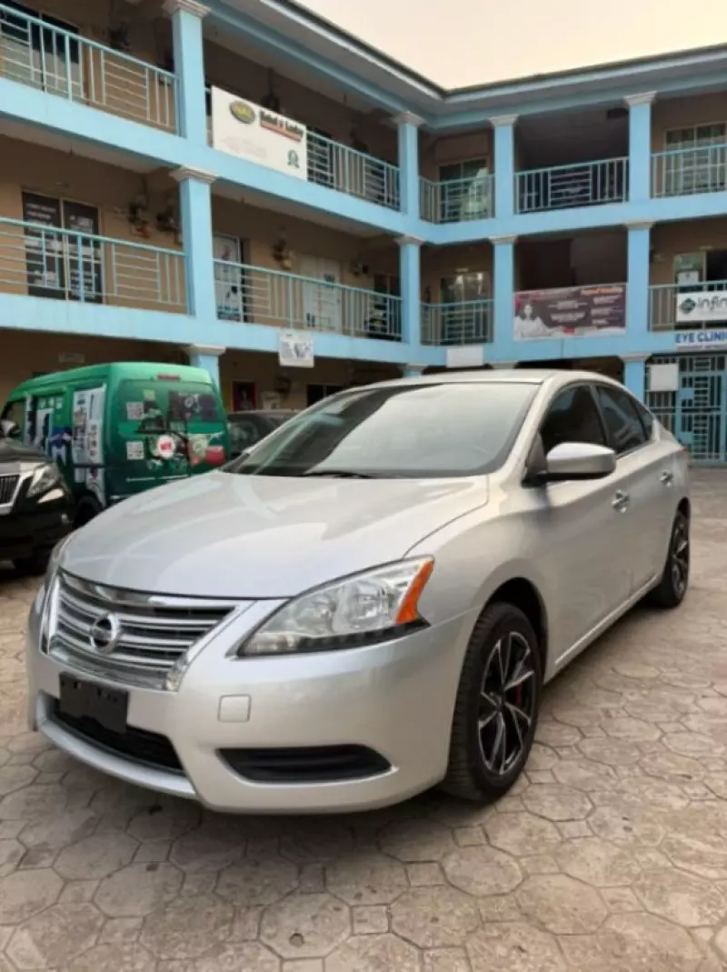 Nissan Sentra   - 2013