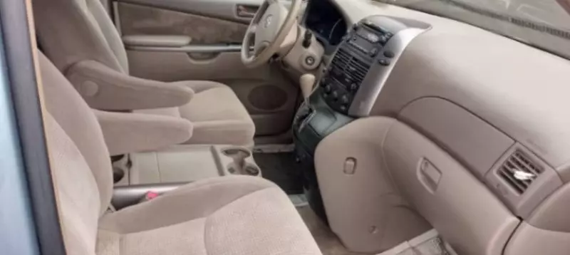 Toyota Sienna   - 2008