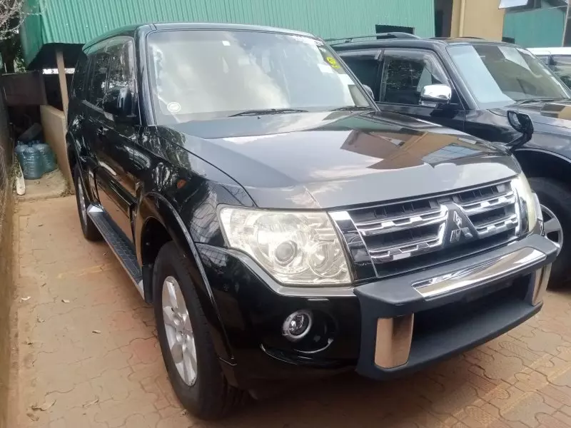 Mitsubishi Pajero   - 2011