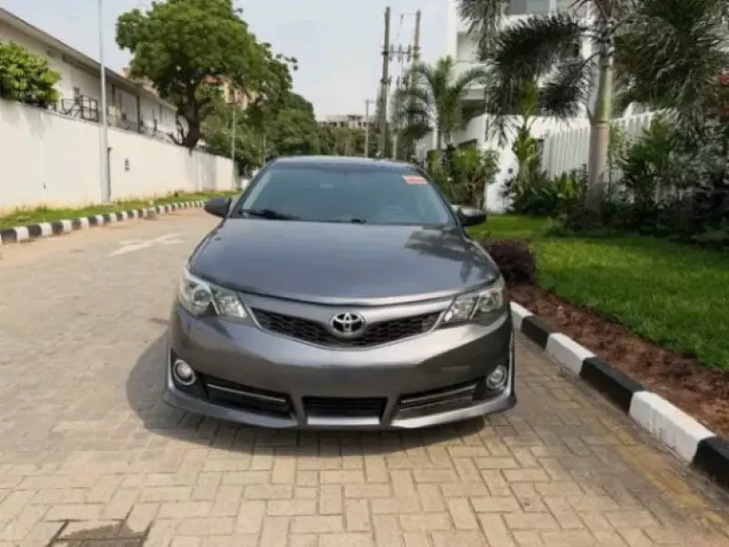 Toyota Camry   - 2013