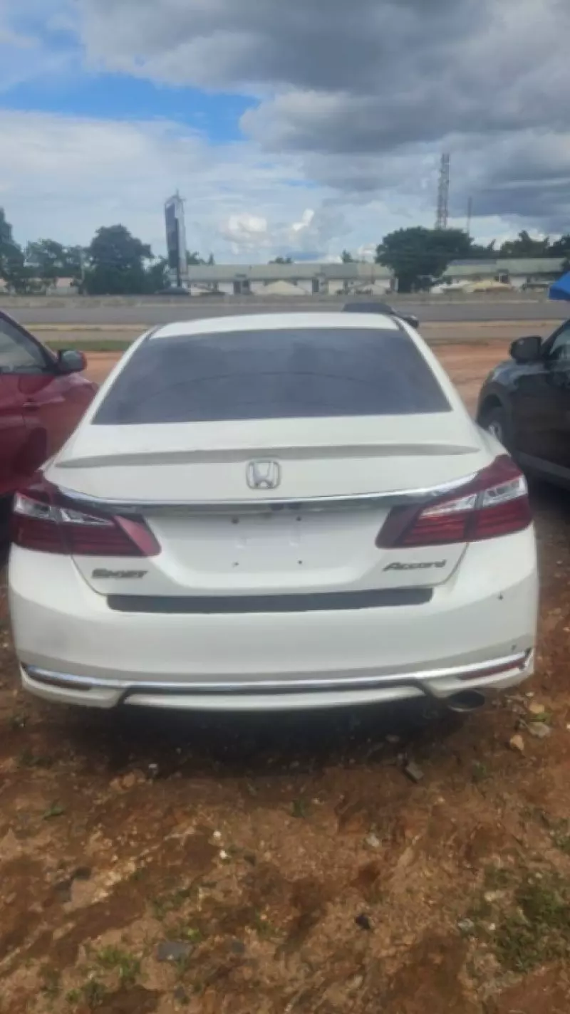 Honda Accord   - 2016
