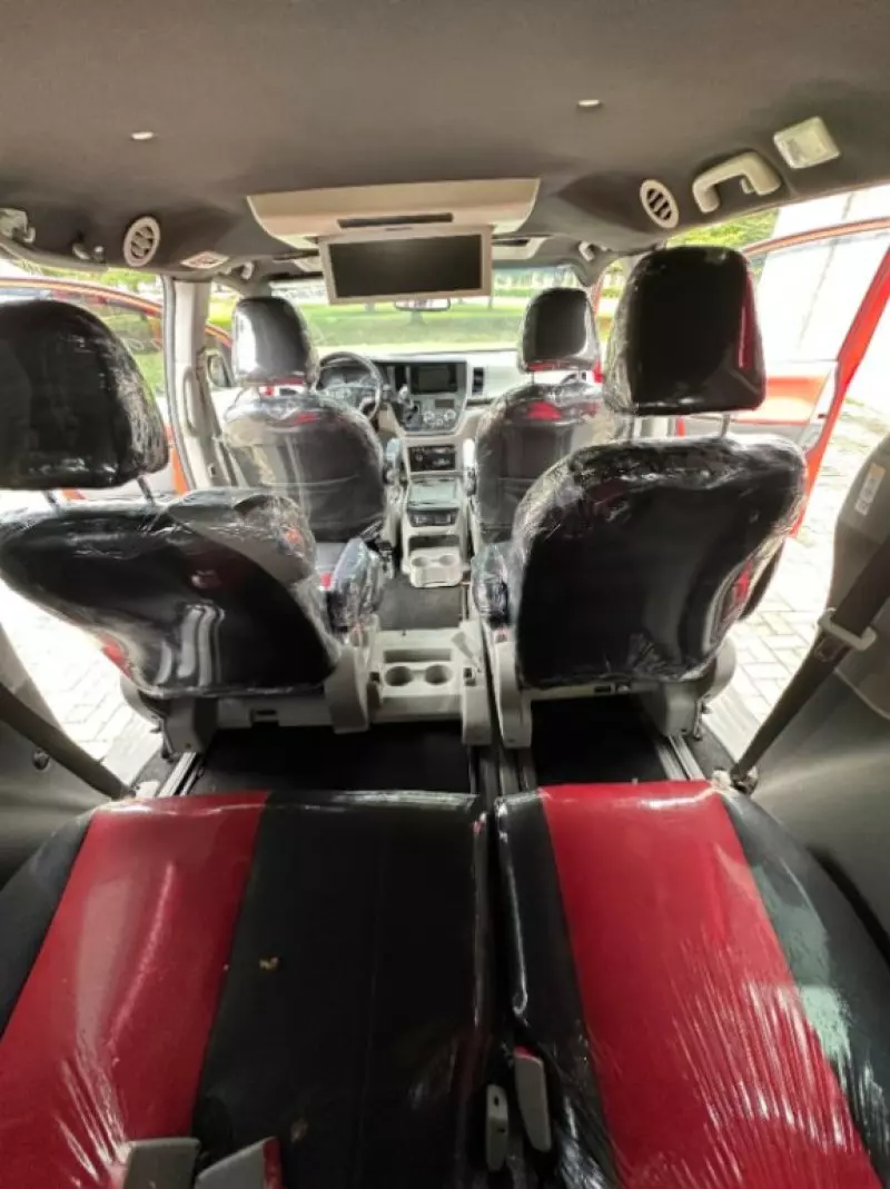 Toyota Sienna   - 2015