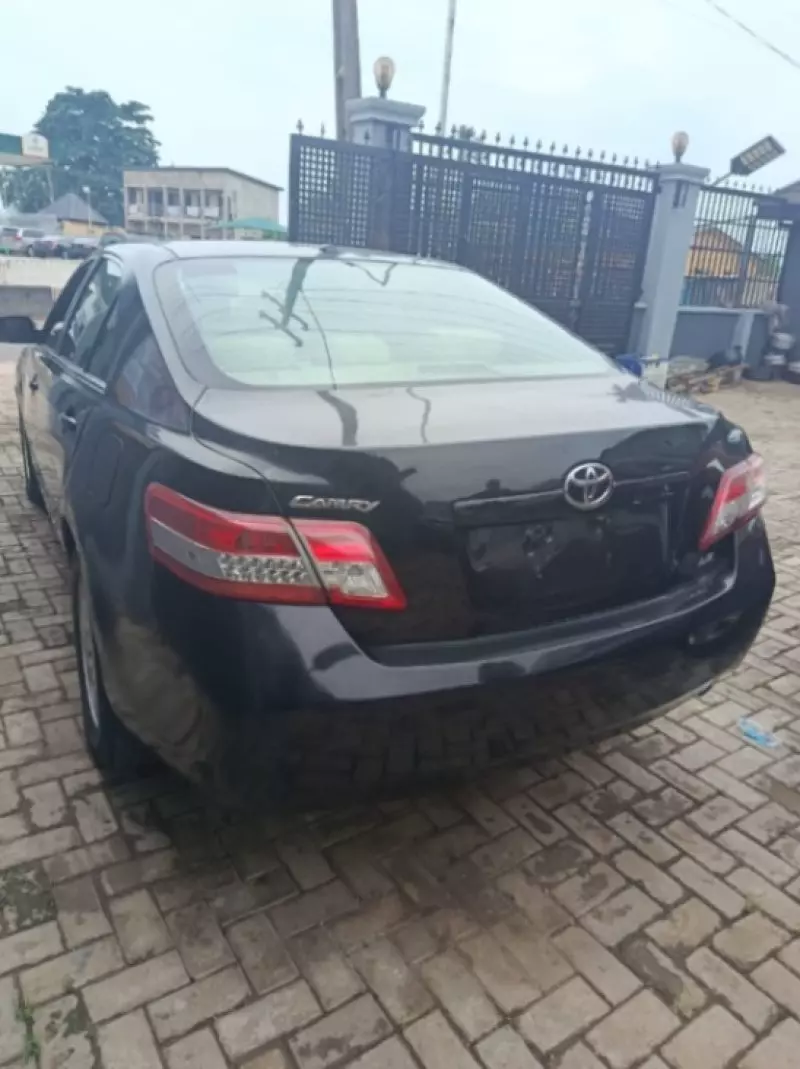 TOYOTA Camry   - 2010