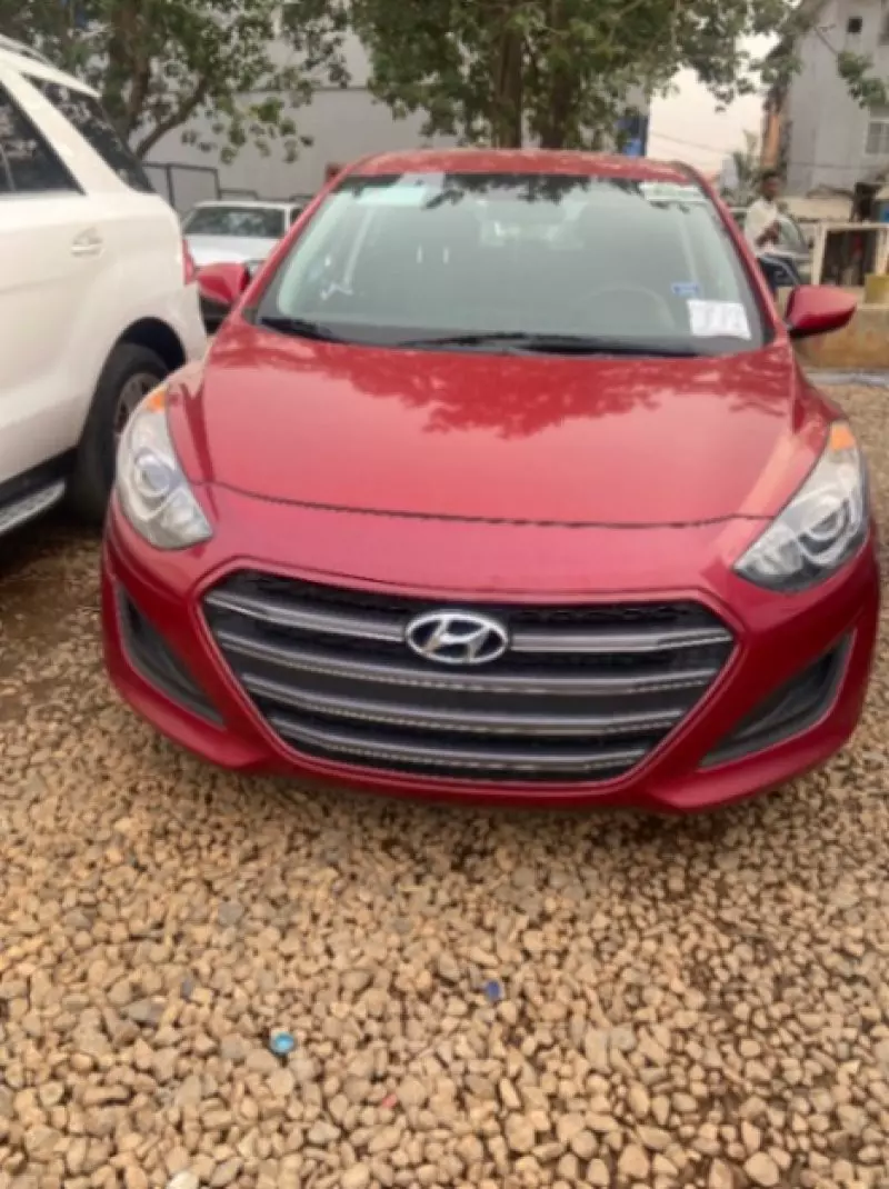 Hyundai Elantra GT - 2017