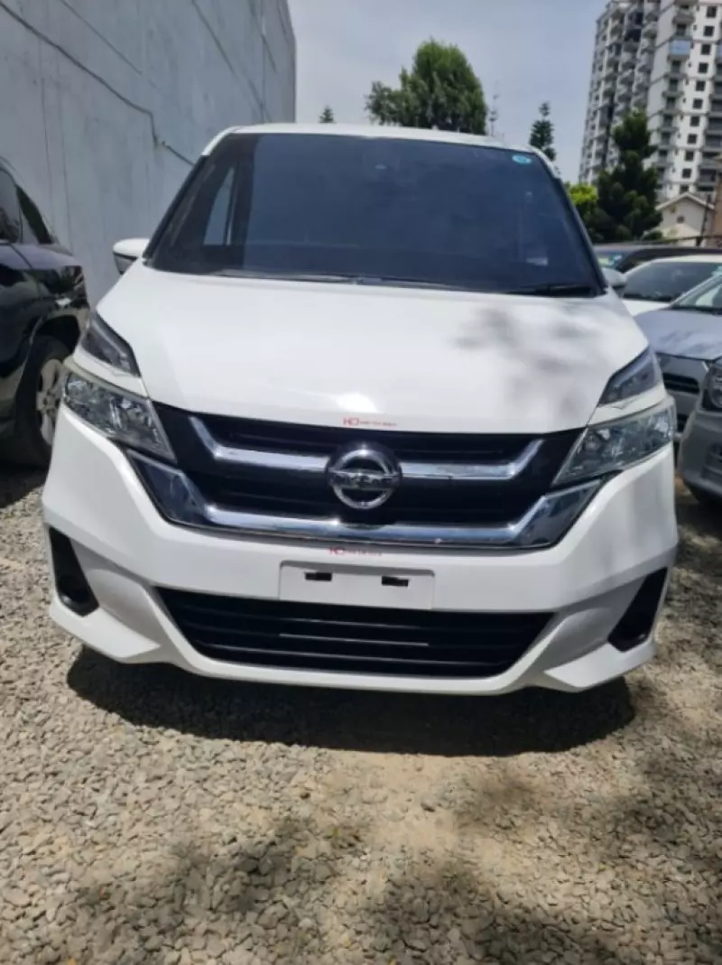 Nissan Serena   - 2018