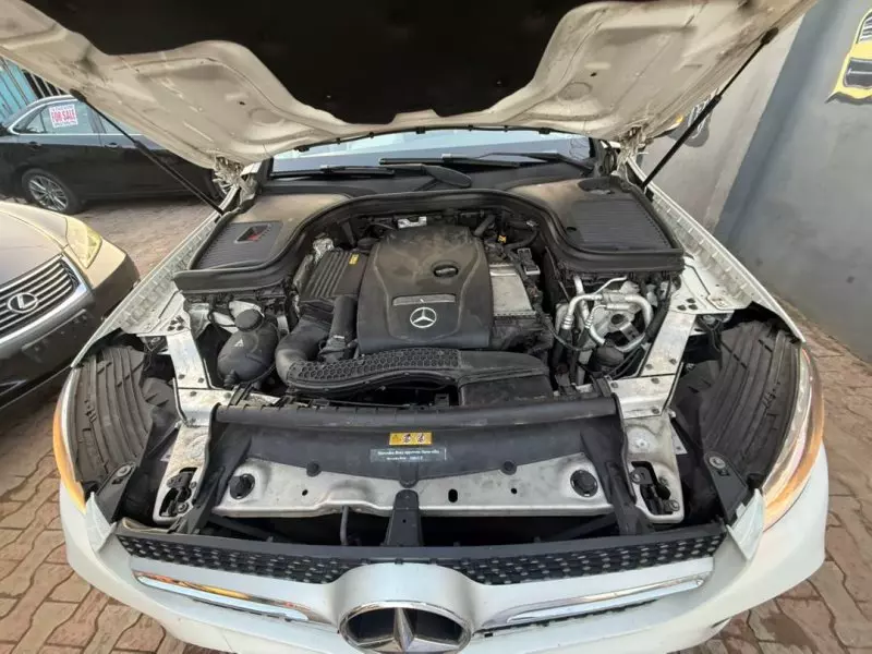 Mercedes-Benz GLC 300   - 2017