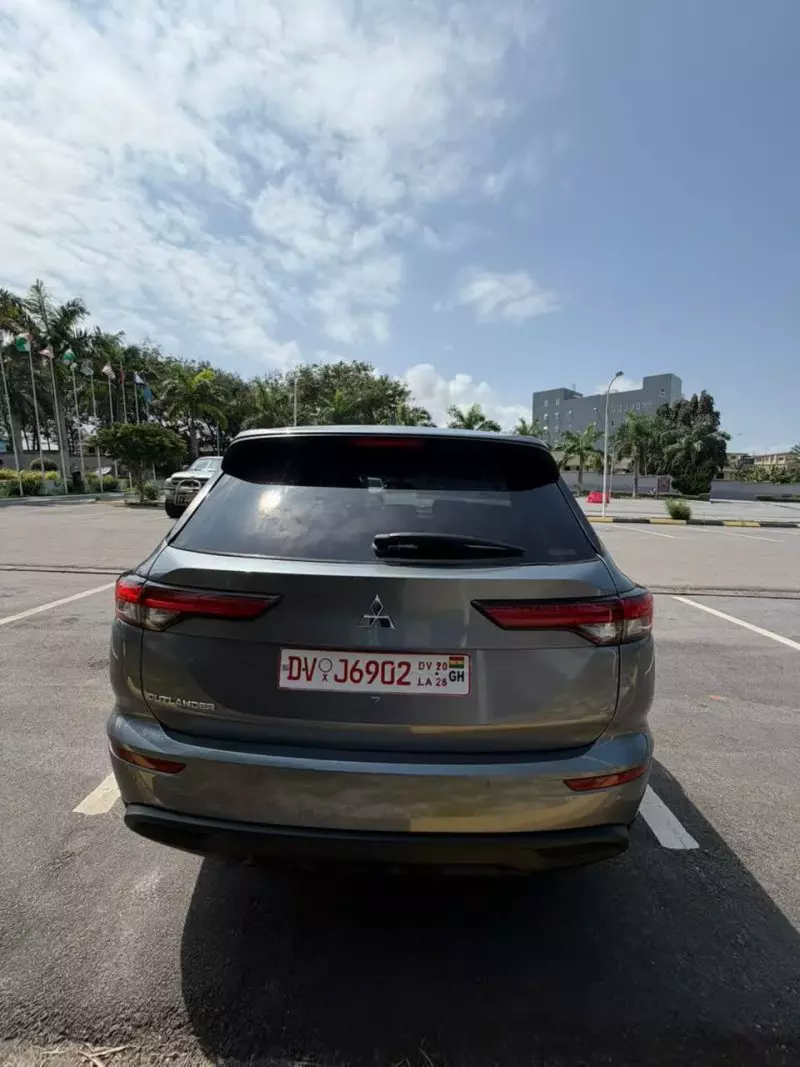 Mitsubishi Outlander GLX   - 2022