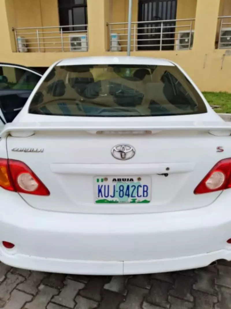 Toyota Corolla   - 2010
