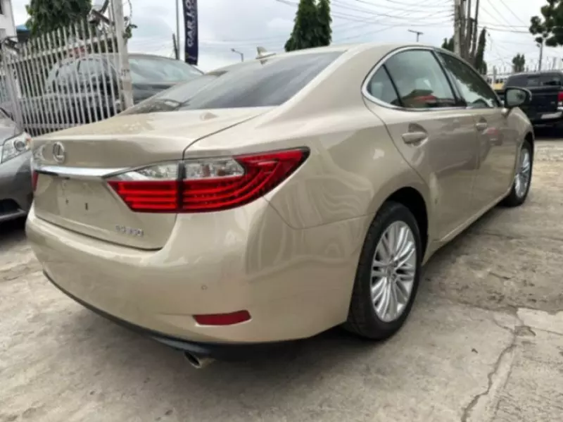 Lexus ES 350   - 2013