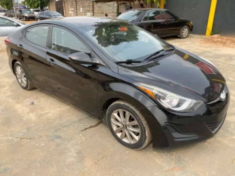 Hyundai Elantra   - 2014