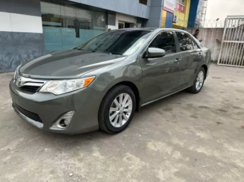 Toyota Camry   - 2013