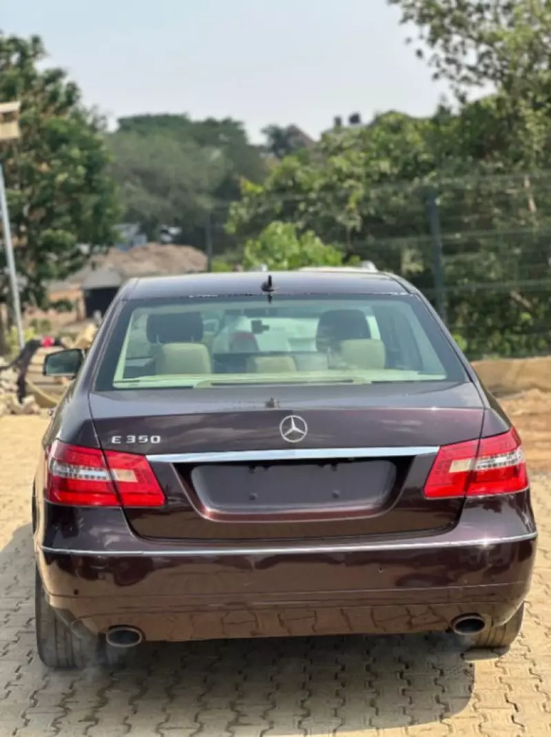 Mercedes-Benz E350   - 2009