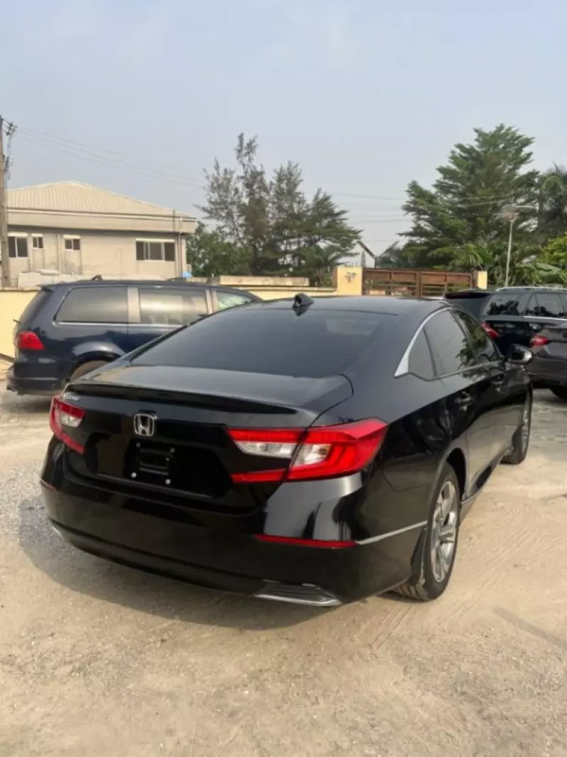 Honda Accord   - 2018
