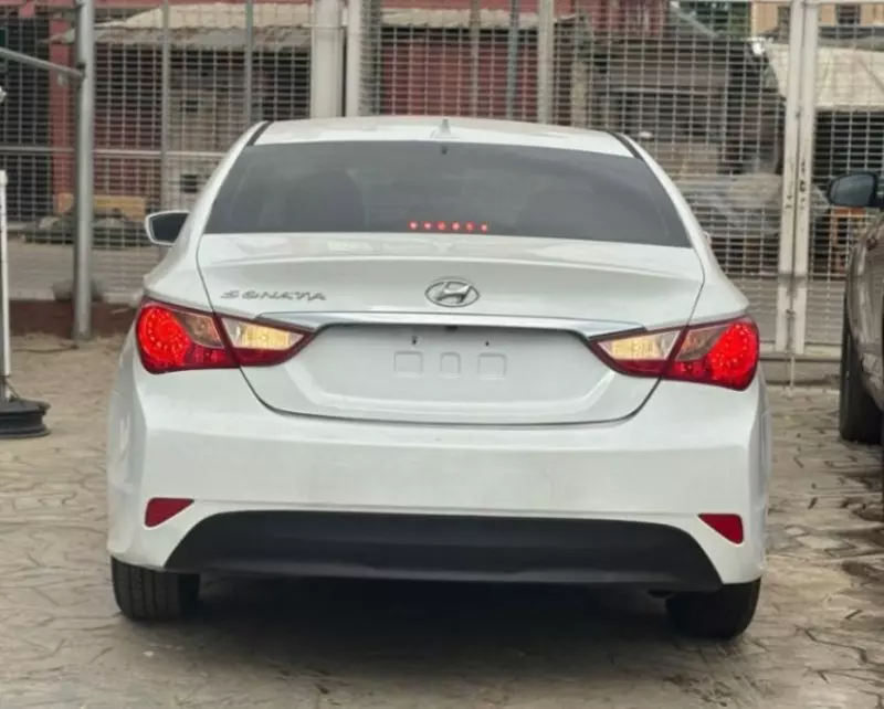 Hyundai Sonata   - 2014