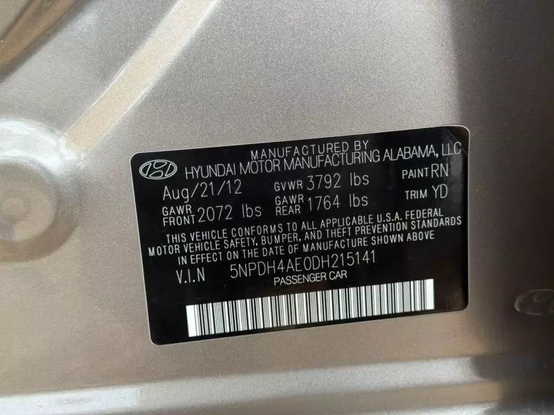 Hyundai Elantra   - 2013