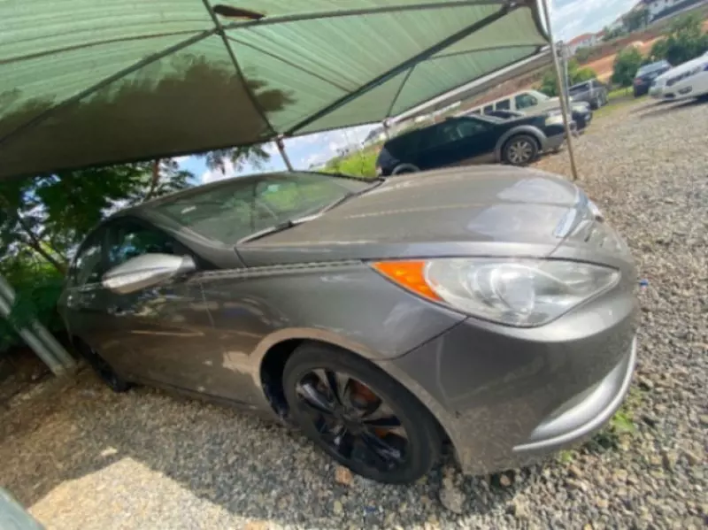 Hyundai Sonata - 2012