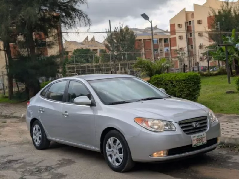 Hyundai Elantra - 2009