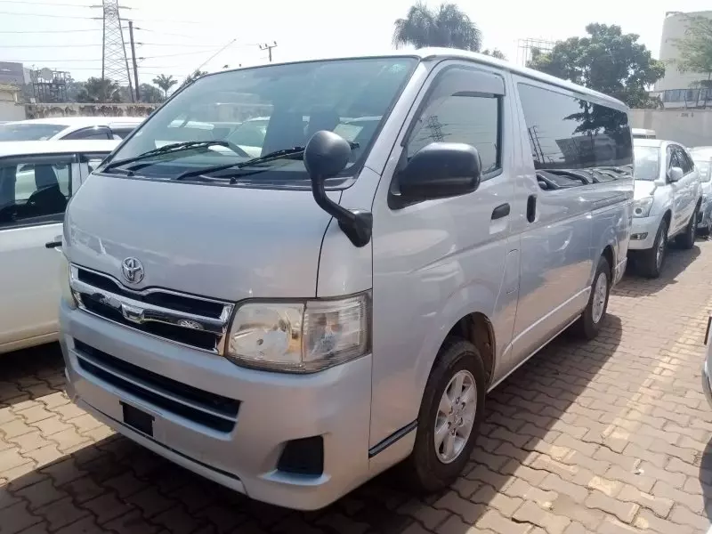 Toyota Hiace   - 2014