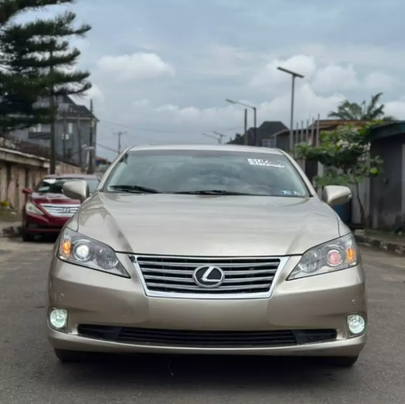Lexus ES   - 2010