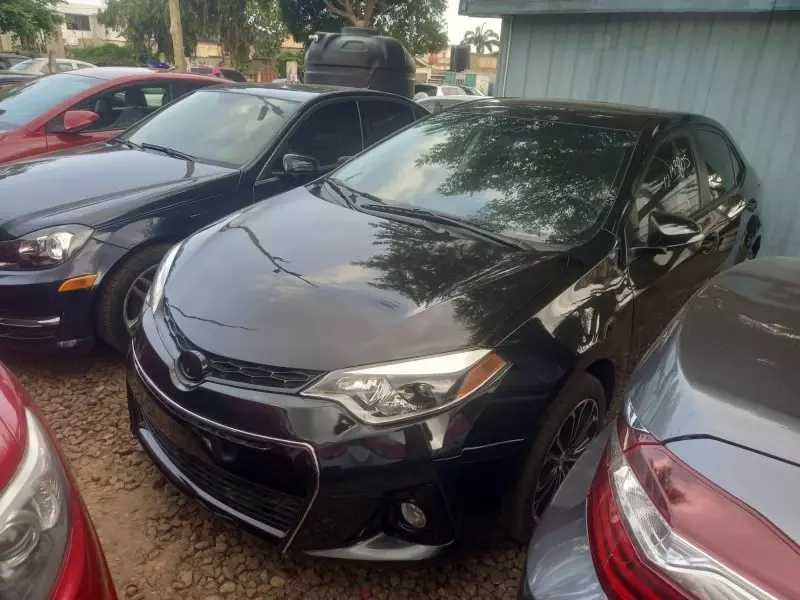Toyota Corolla   - 2015