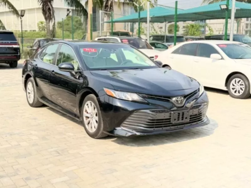 Toyota Camry   - 2018
