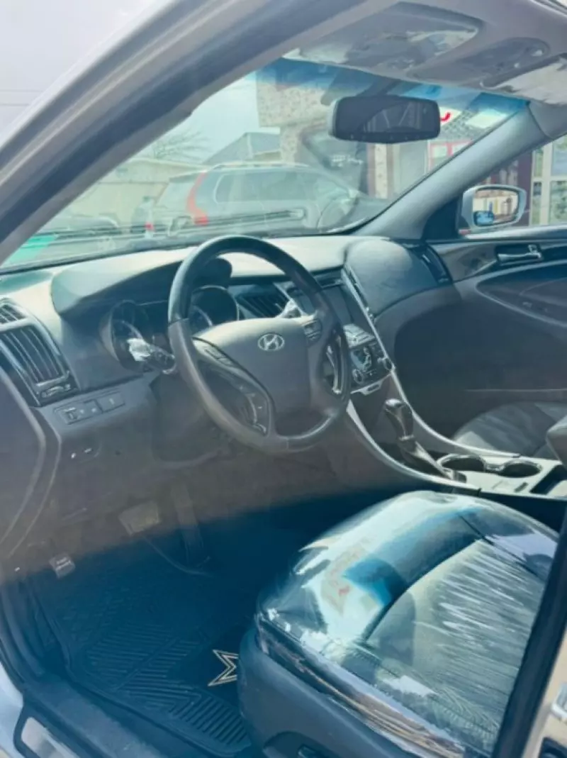 Hyundai Sonata   - 2013